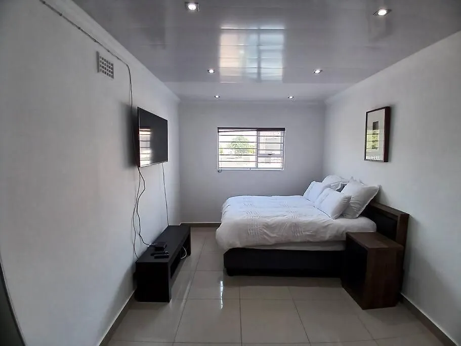 One Bedroom Apartment. Cape Town 0*,