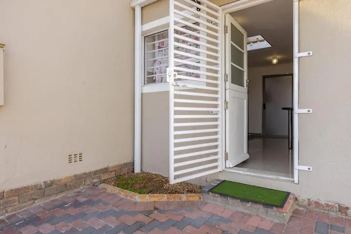 Apartment One Bedroom Apartment. Cape Town